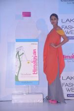 at the launch of Lakme Timeless collection  in Taj Land_s End on 24th July 2012 (29).JPG